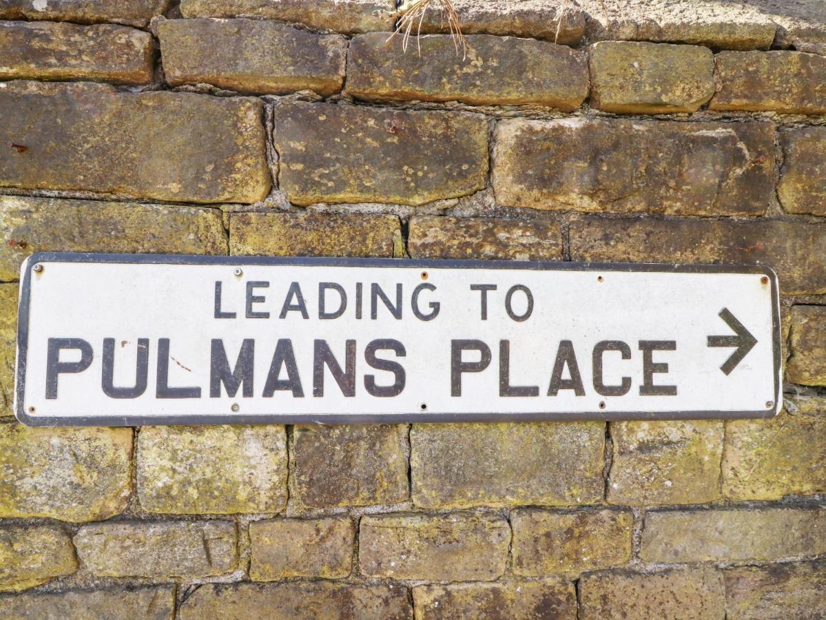 4 Pulmans Place Halifax Exterior foto